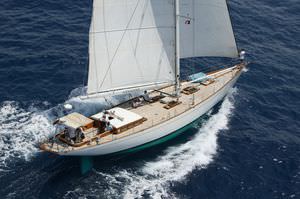 yate de vela de regata y crucero