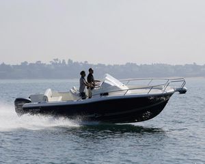 barco open fueraborda / con consola central / open / 6 personas máx.