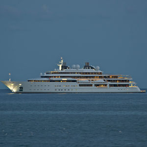 mega-yate de crucero 1