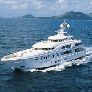mega-yate de lujo de crucero 1