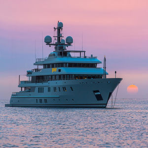 mega-yate de lujo de crucero 1