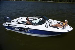 runabout fueraborda / con doble consola / de esquí acuático / de wakeboard