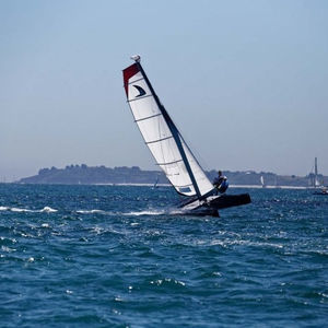 catamarán deportivo de recreo
