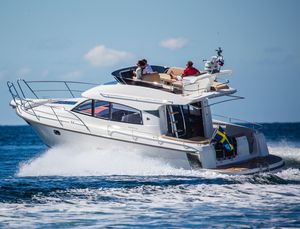 barco cabinado intraborda