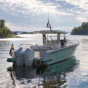 barco cabinado fueraborda 1
