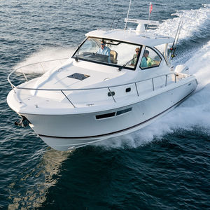 barco cabinado fueraborda