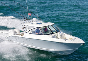 barco cabinado fueraborda