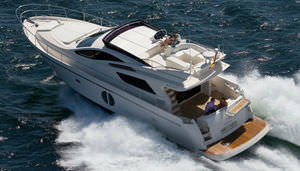 yate a motor de crucero