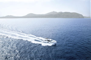 yate a motor de crucero
