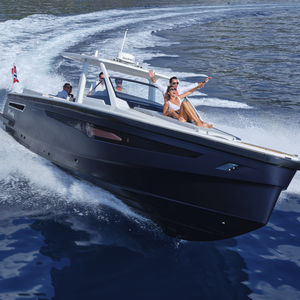 barco cabinado intraborda