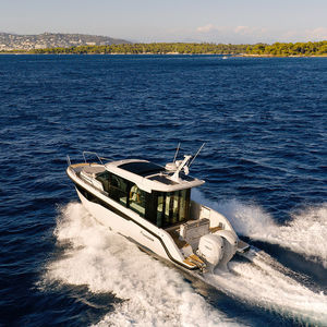 cabin-cruiser fueraborda