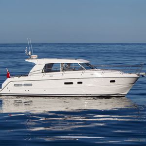 barco cabinado intraborda / con hard-top