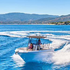 barco open con consola central 1
