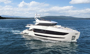 yate a motor de crucero / con fly / de desplazamiento / con 5 camarotes