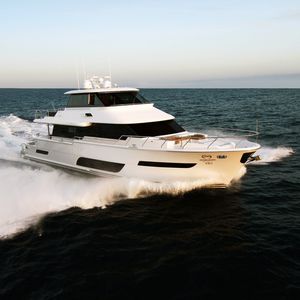 yate a motor de crucero