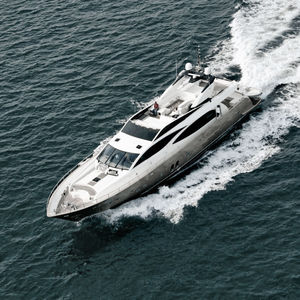 yate a motor de crucero / con fly / línea de eje / de desplazamiento