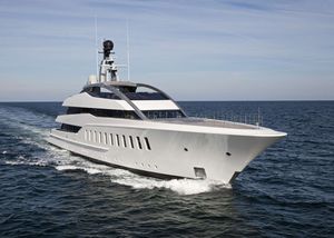 megayate de crucero / raised pilothouse / con 6 camarotes