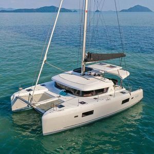 yate de vela catamarán 1