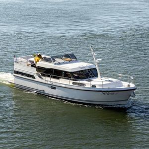 barco cabinado intraborda