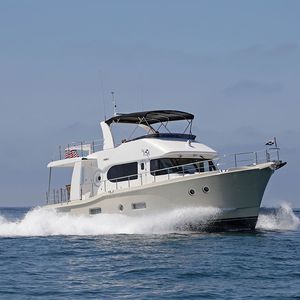 yate a motor offshore