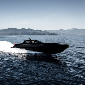 yate a motor de crucero 1