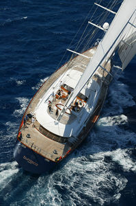 superyate de vela de lujo de crucero