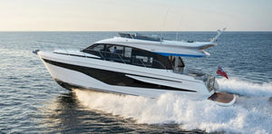 yate a motor de crucero