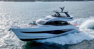yate a motor de crucero