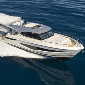 barco cabinado intraborda