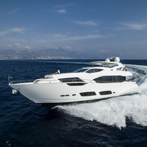 yate a motor de crucero