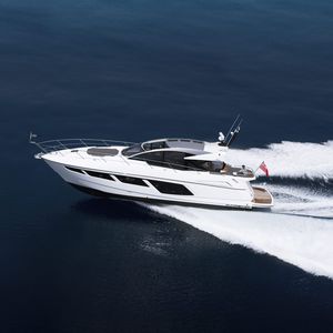 yate a motor de crucero / open / con hard-top / con 3 camarotes