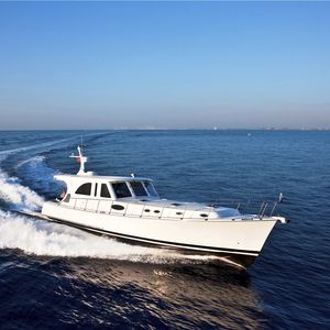yate a motor de crucero