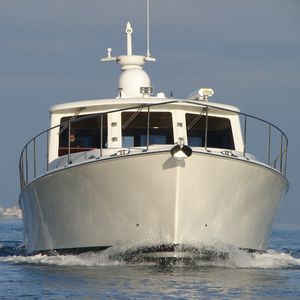 yate a motor de crucero
