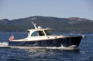 barco cabinado hidrojet 1
