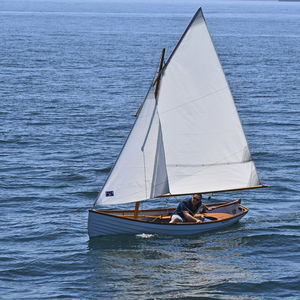 bote vela-remos clásico