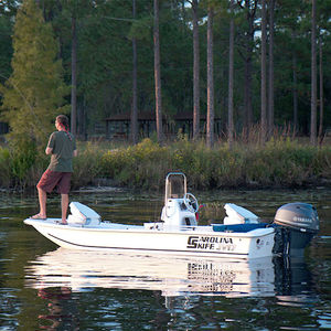 bay boat fueraborda