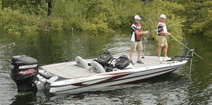 bass boat fueraborda 1