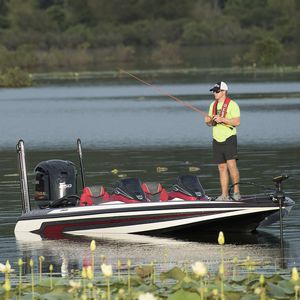 bass boat fueraborda