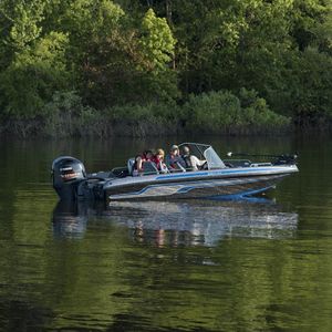bass boat fueraborda