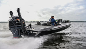 bass boat fueraborda 1