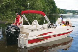 deck-boat fueraborda