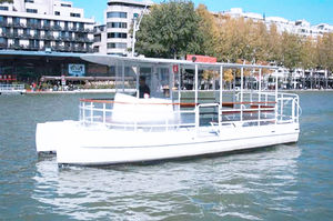 barco turístico