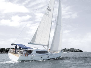 yate de vela de crucero / con deck saloon / con 3 o 4 camarotes / con bauprés