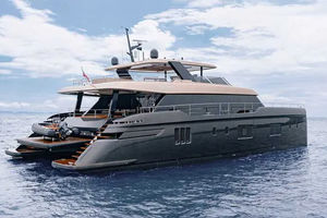 yate a motor catamarán