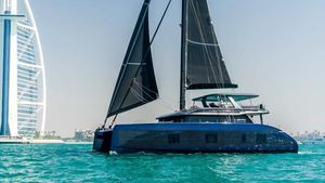 yate de vela catamarán 1