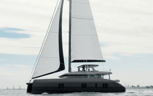 yate de vela catamarán 1