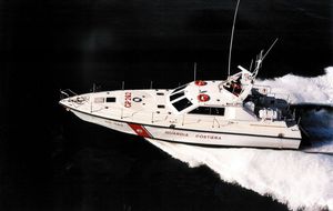 barco profesional barco de vigilancia
