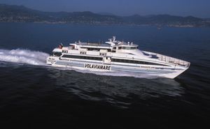 ferri de pasajeros catamarán