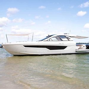 yate a motor de crucero