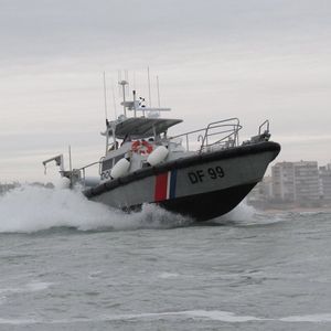 barco profesional barco de vigilancia
